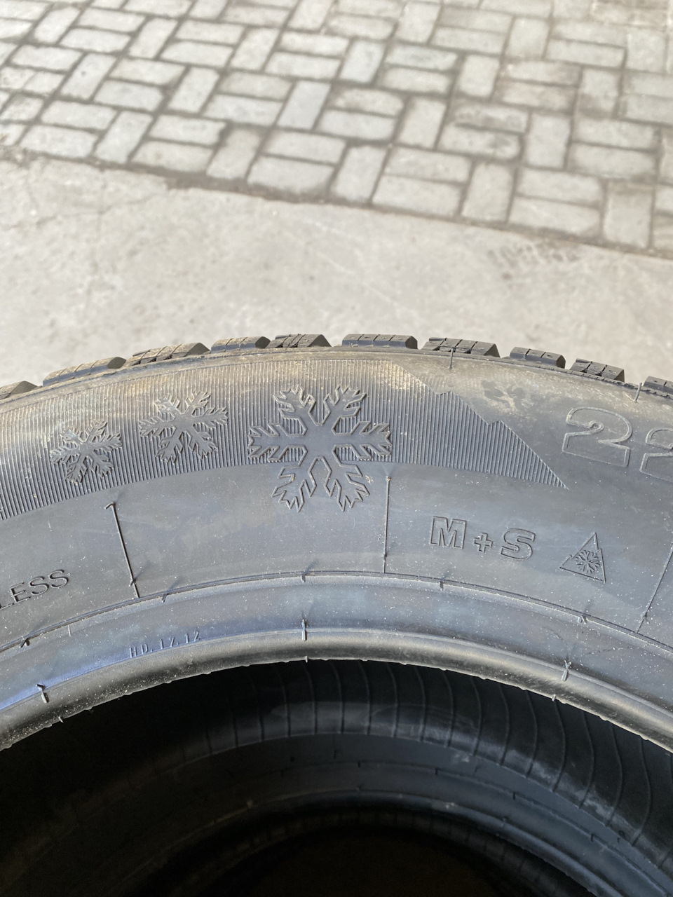 Зимняя резина CRV 2015 Taurus SUV Winter 225/65R17 3