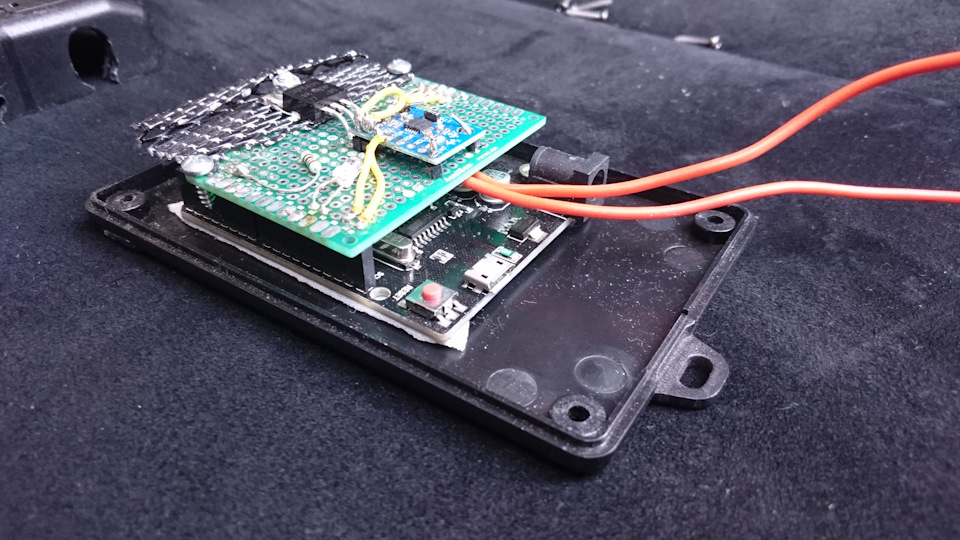 Контролер стоп-сигналу з G-сенсором на базі Arduino в CR-V 3 2