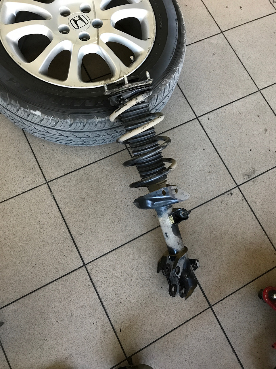 Пильовики передніх амортизаторів Honda CRV-3 *PART-2* Установка ☝️ 4