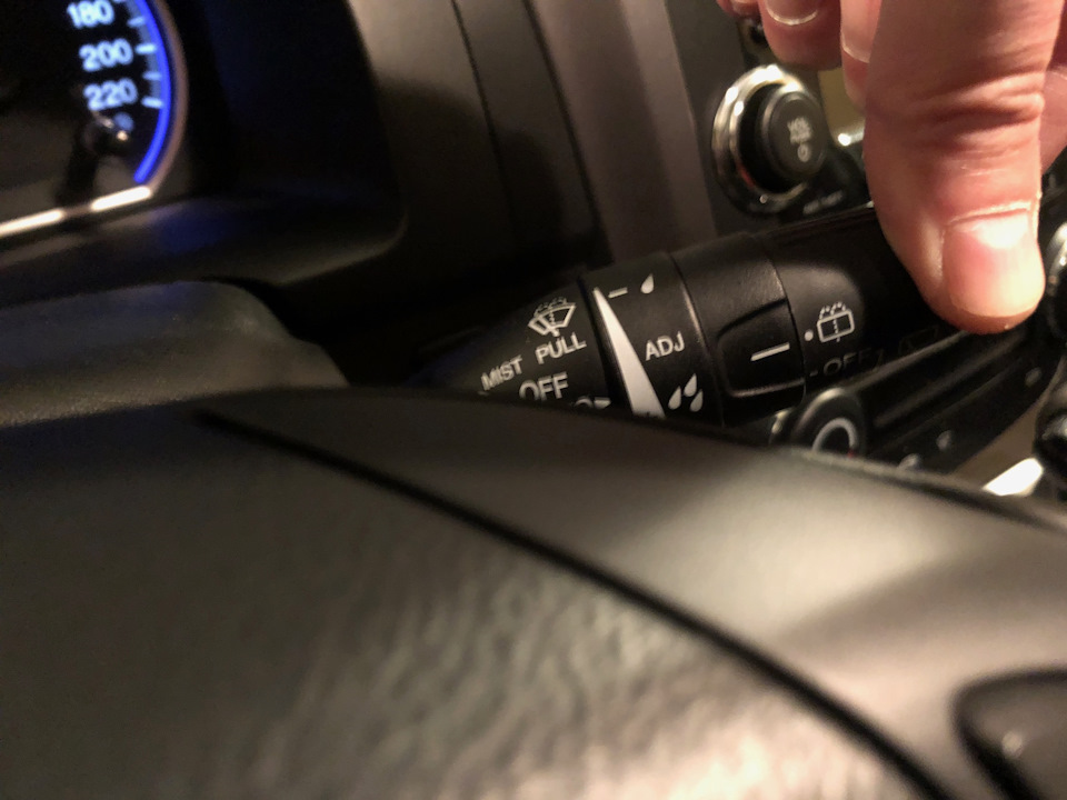 Встановлення (заміна) зворотного клапана системи омивача Honda CRV-3 2