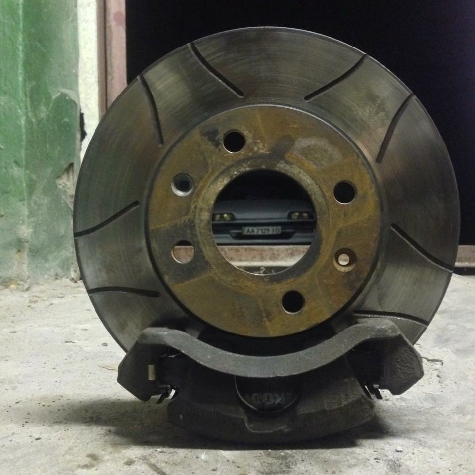 Свап передніх супортів з 5 сивика + установка Brembo Max 1