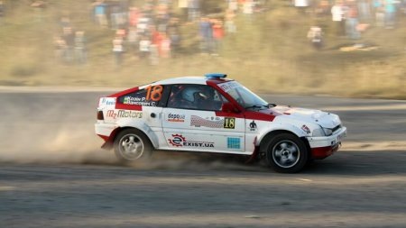 Honda CRX екіпажу m2motors - єдиний автомобіль, який став чемпіоном у віці 28 років 1
