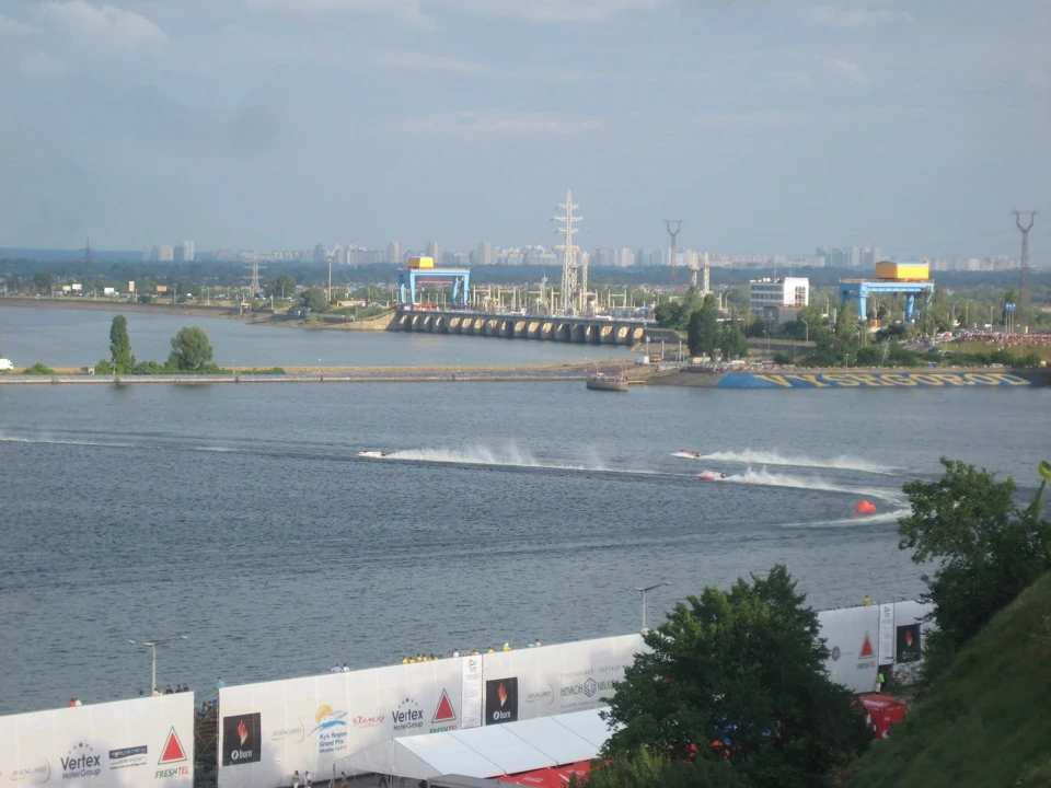 Бойове хрещення бездоріжжям. Або ТРОФІ українською!