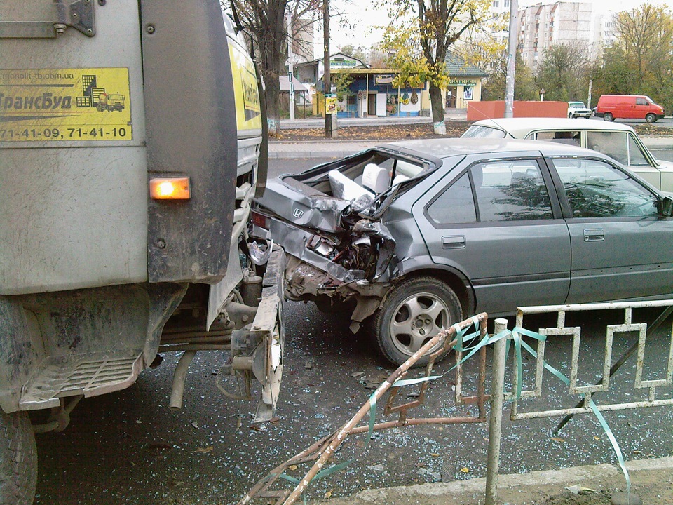 Аварія у 2012-му. Добре, що майстер цілий рік(!) відтягував капремонт. Було б дуже шкода втраченого часу та грошей, а так… 1
