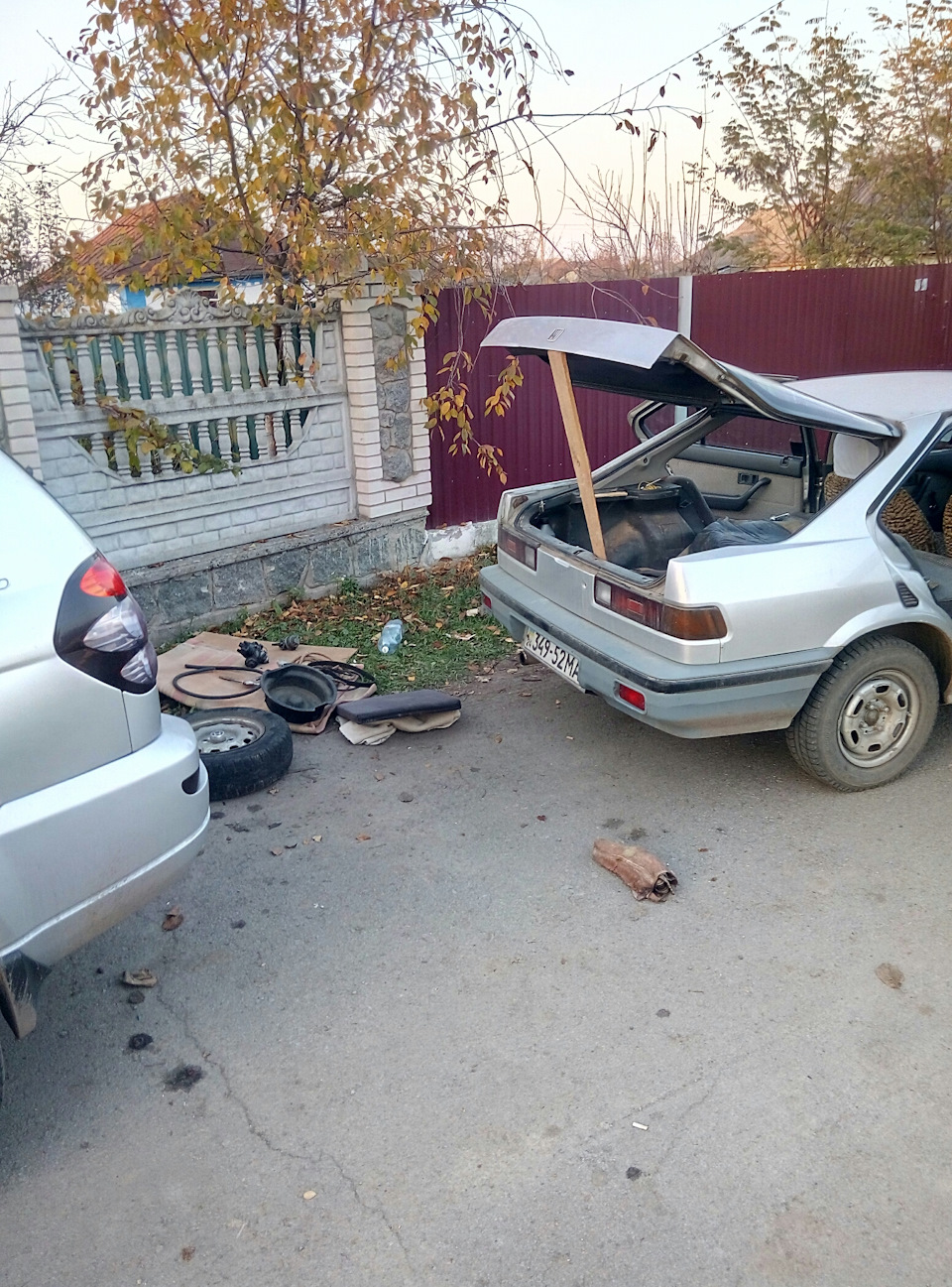 Потрібна порада про амортизатори багажника 1