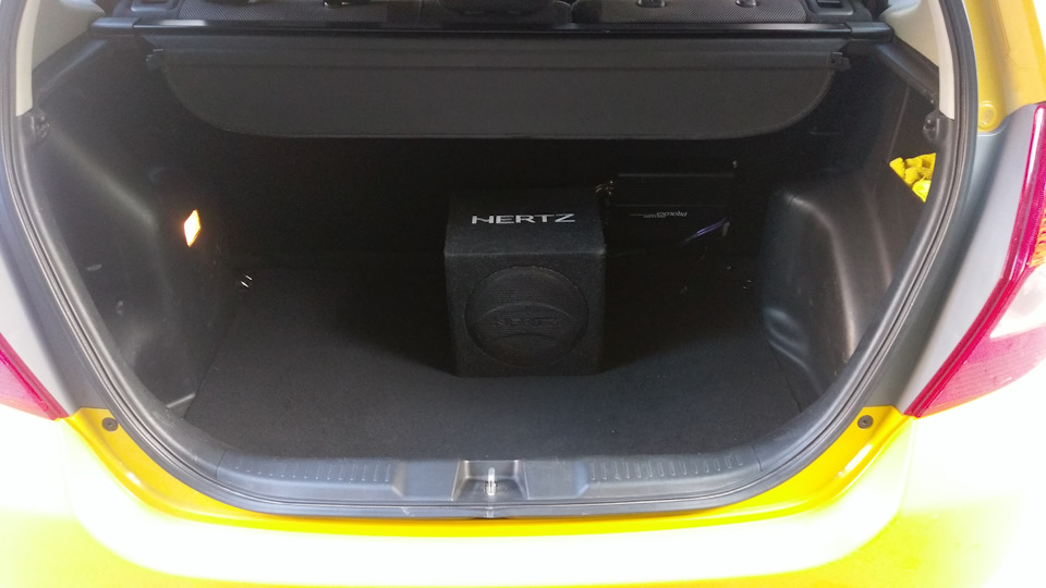 Сабвуфер HERTZ dba 200.3 5