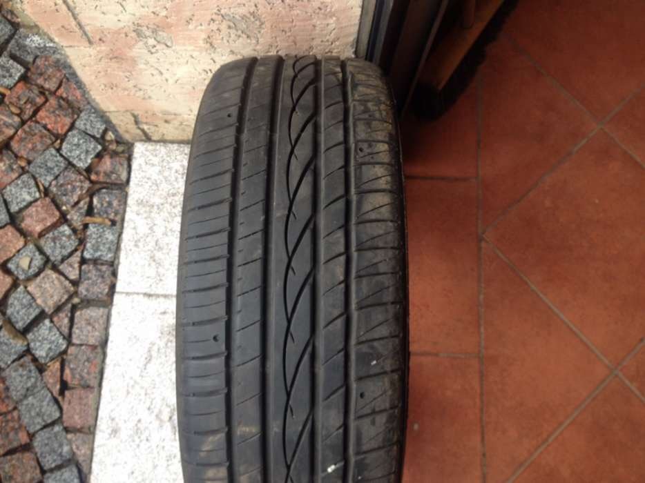 Продам гуму Falken 4