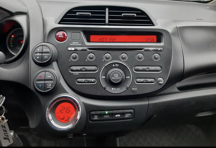 Продам джазик 2012,1.4 cvt 3