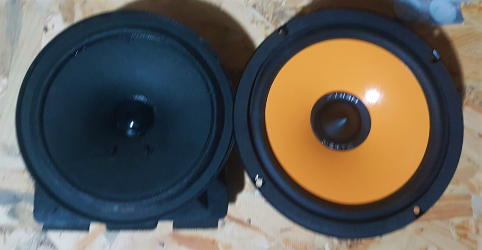 Встановлення акустики Hertz ESK 165 5