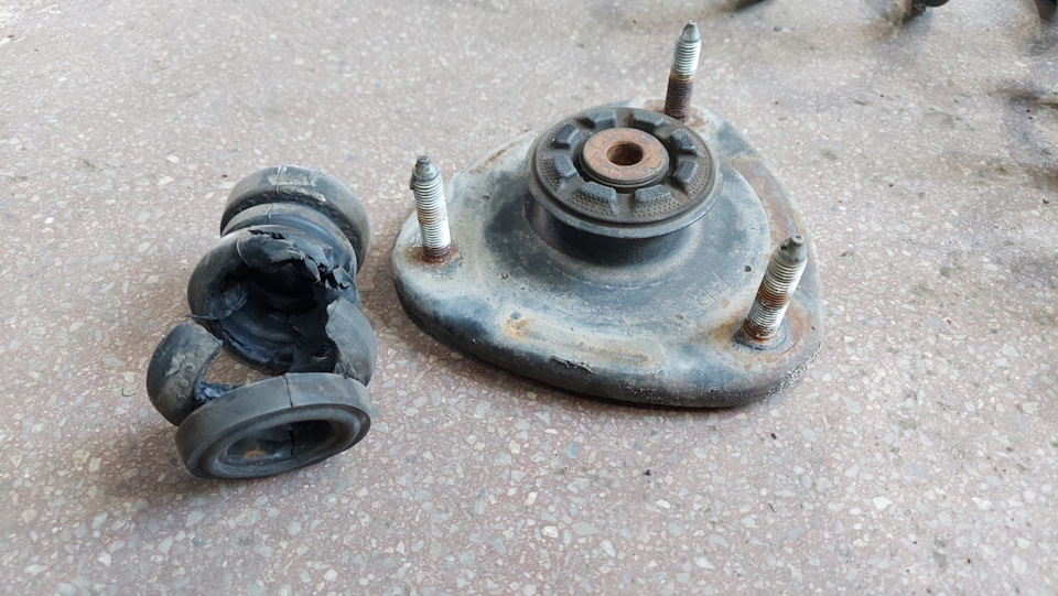 Чашки опори амортизаторів, відбійники, опорні підшипники 1