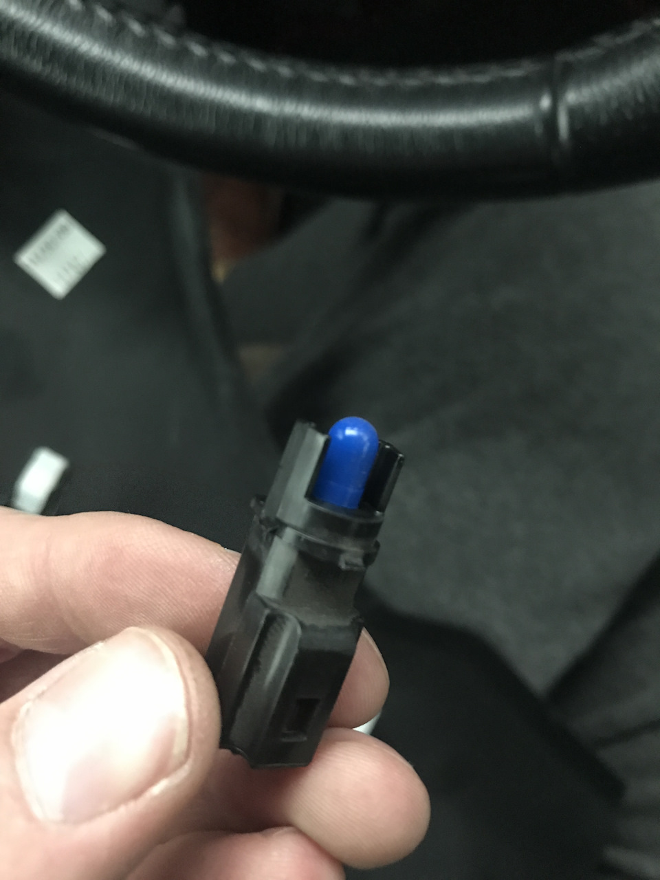 Подвійна зарядка USB замість прикурювача на постійку 2