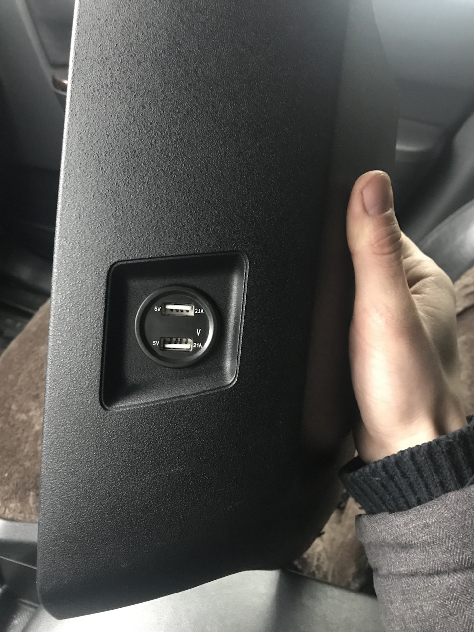 Подвійна зарядка USB замість прикурювача на постійку 5