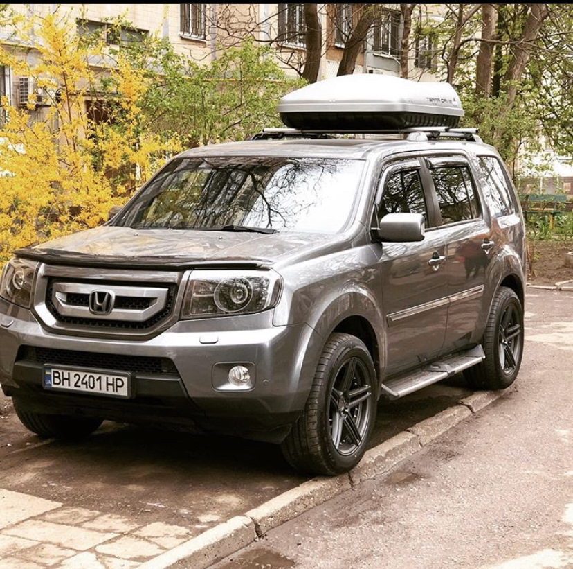 Літні підкрадниці ZF R19 9,5j+Falken Azenis 2