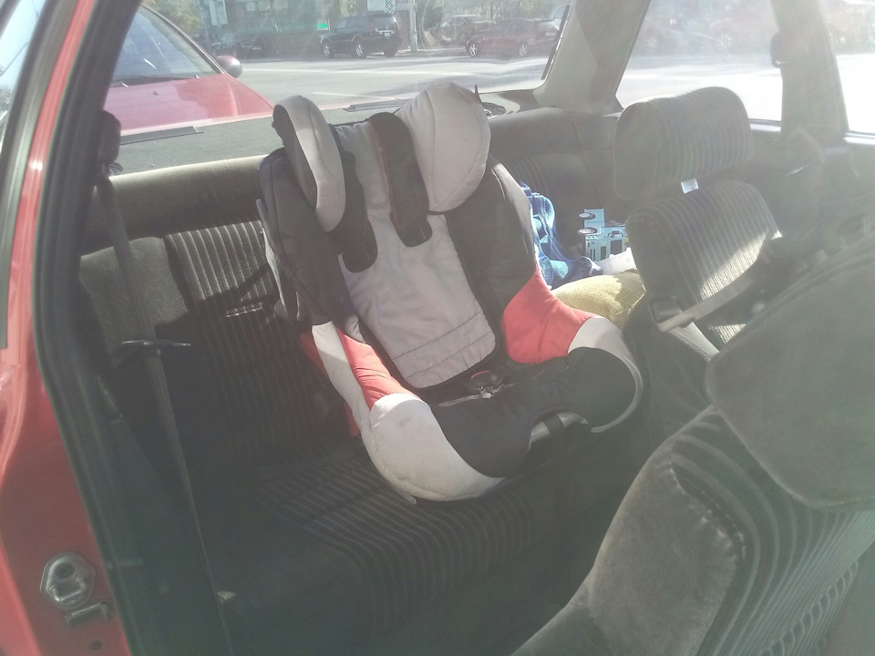 Поставив ремені Takata :) 4