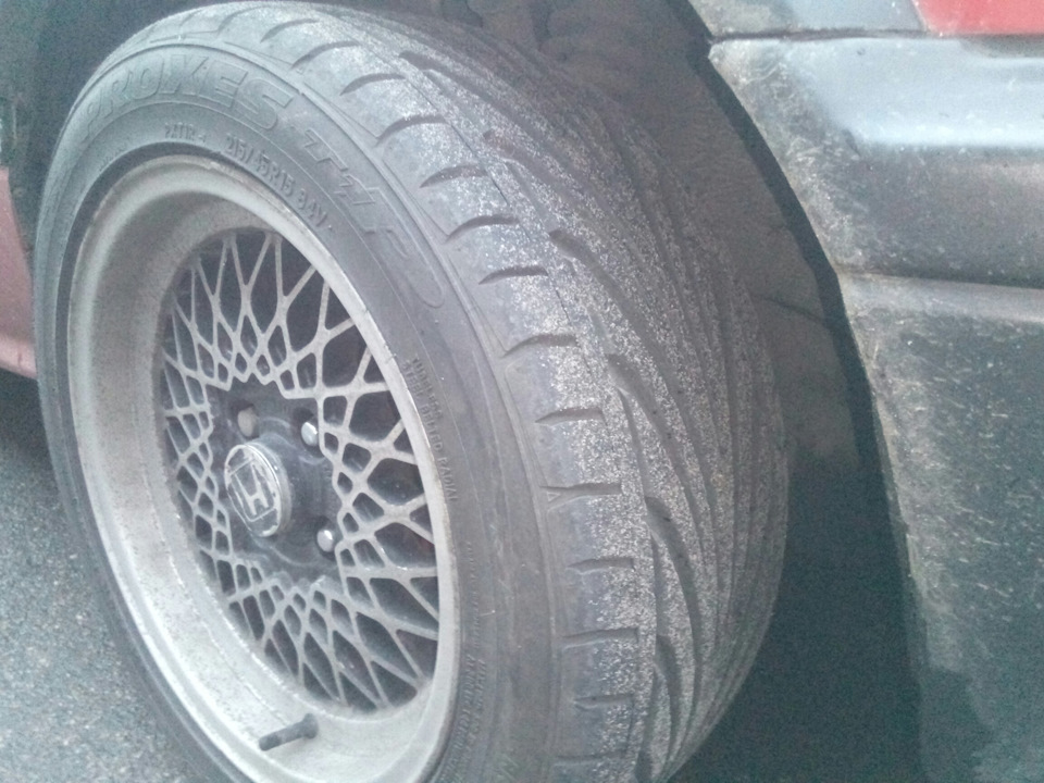 Рідкісній машині рідку гуму 215/45 r15 2