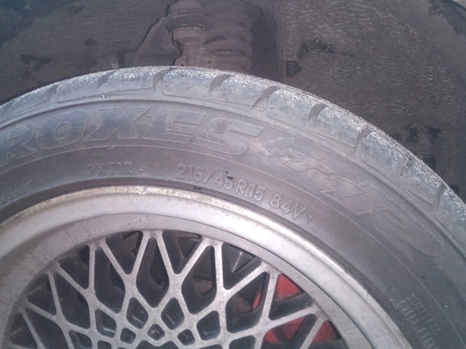 Рідкісній машині рідку гуму 215/45 r15 3
