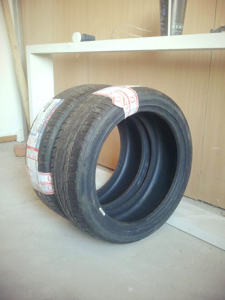 Rear tires. 4