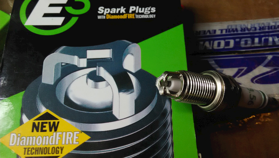 Свічки запалювання E3 SPARK PLUGS E356 та BOSCH 4503 PLATINUM IR FUSION 1