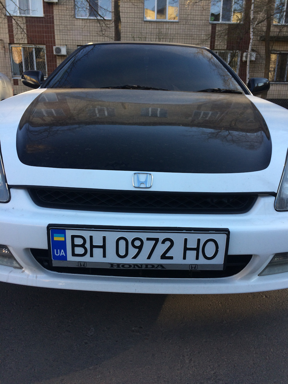 Перший значок на місці) 3