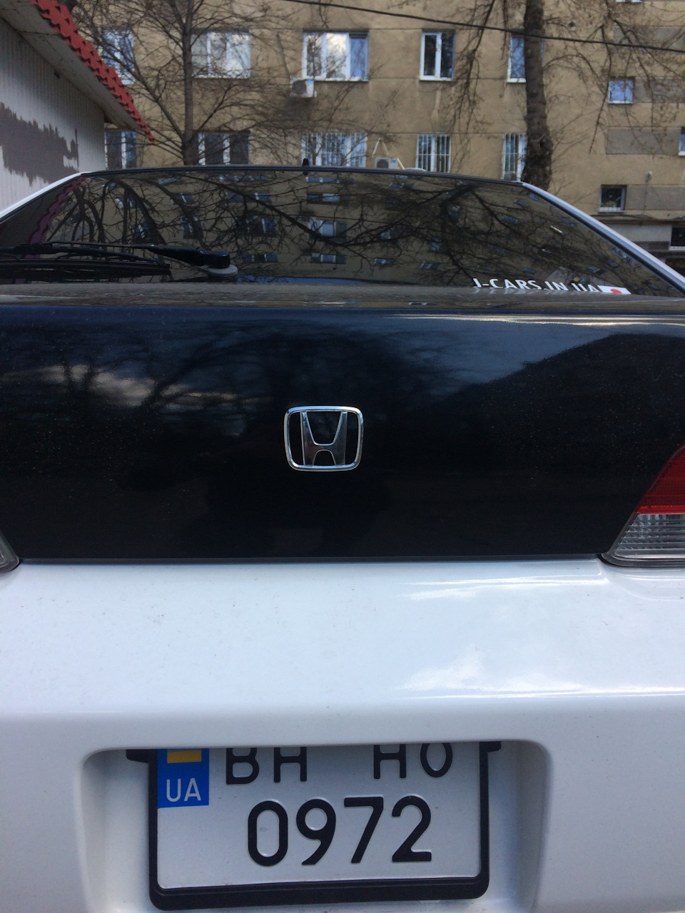Значок на багажнику 1