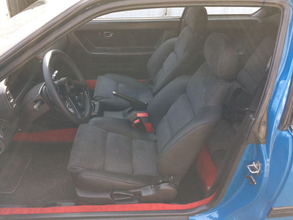 Front seats: Nappa Lux black+ Alkantara 3