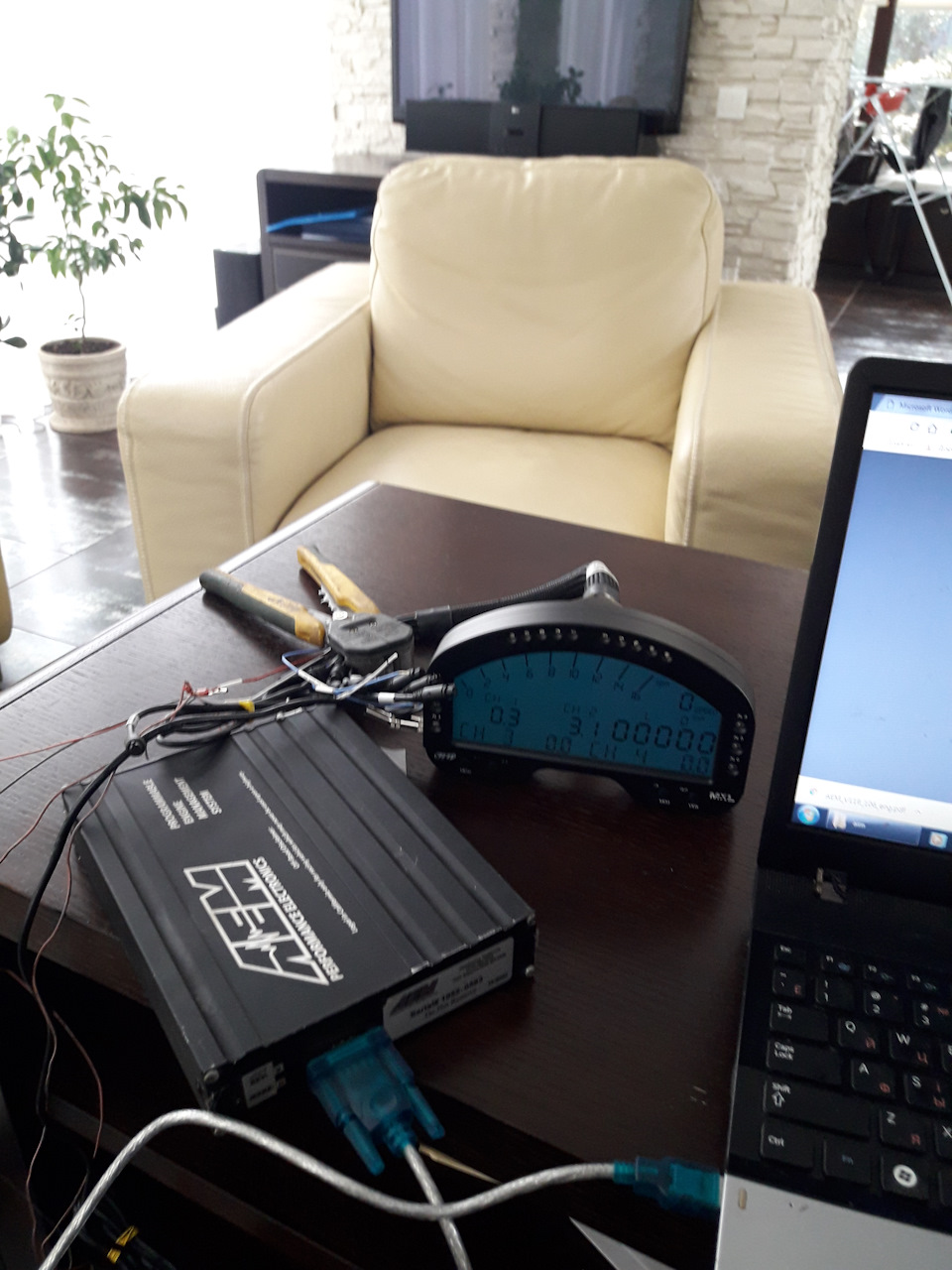 AIM Pista логер дашборд AEM EMS 1