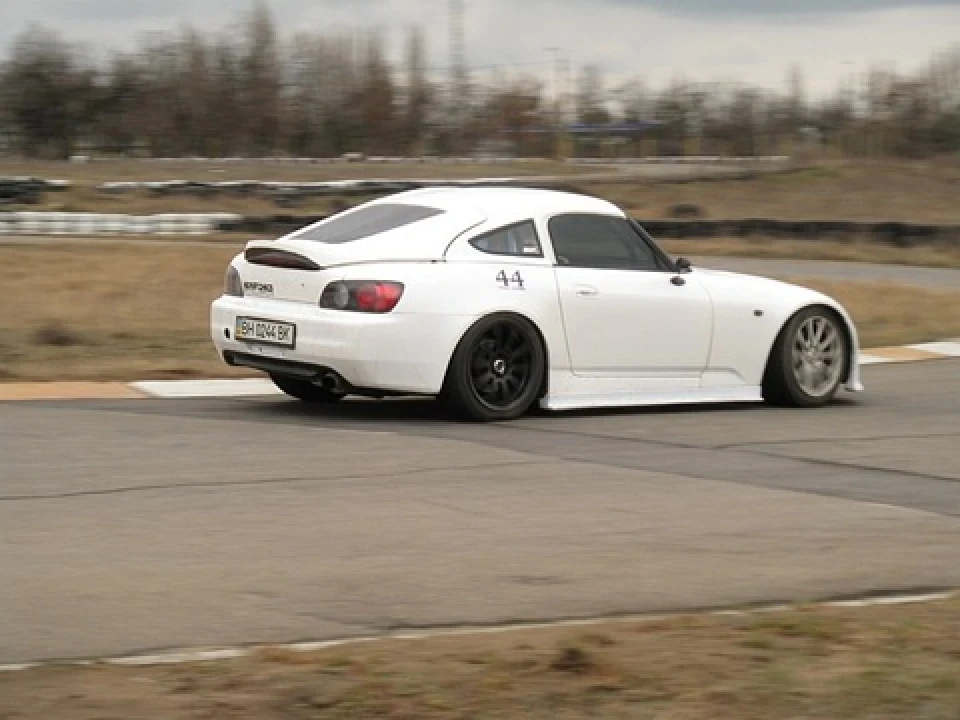 оновлені ніштяки (J's Racing, Advan, Toyo, Recaro)