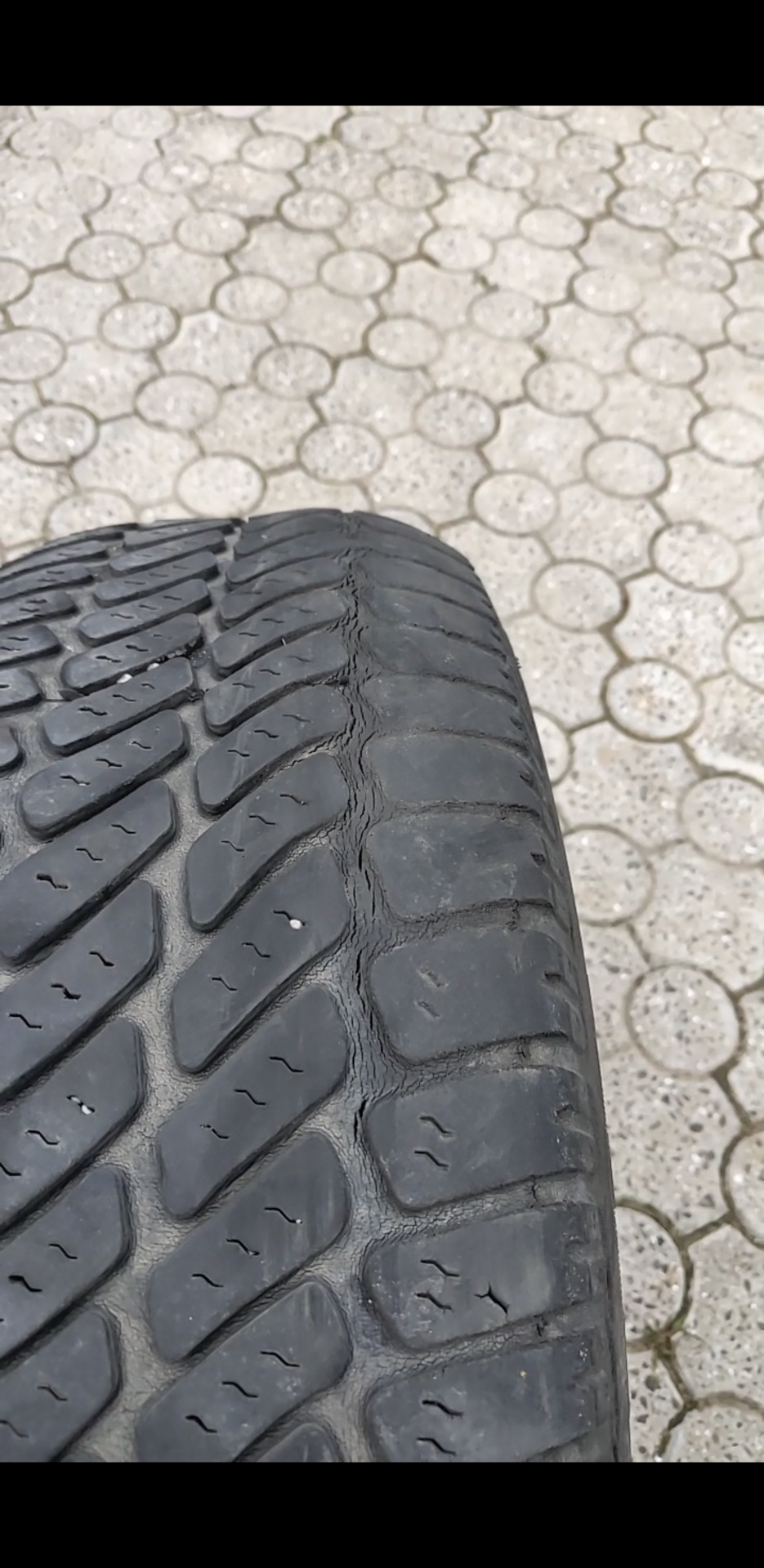 Гуля на шині 2