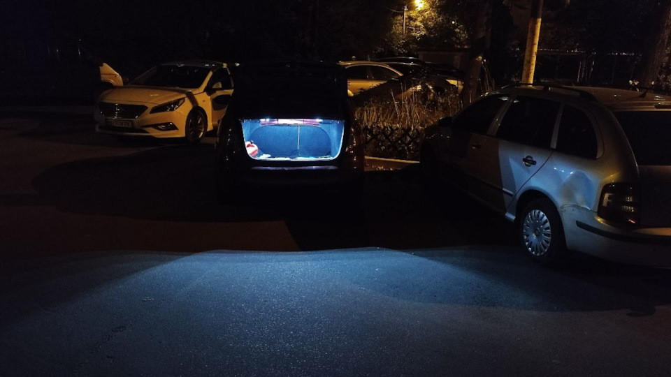Світло в багажнику (здається навіть переборщило:) 1