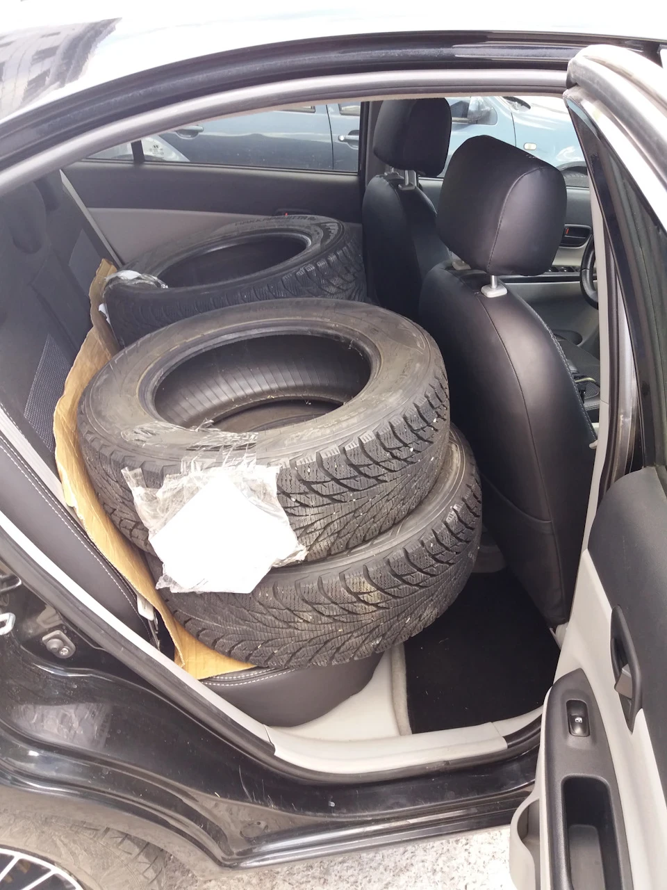 Nokian Hakkapeliitta R2