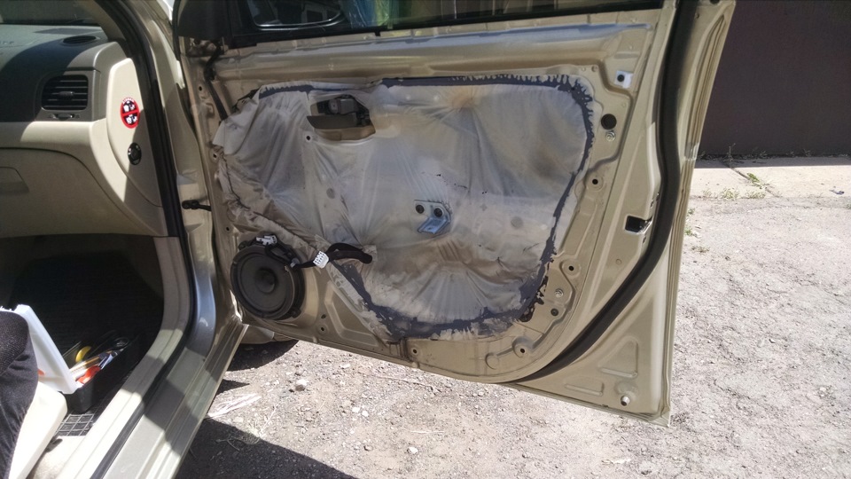 ШВІ передніх дверей, задня полиця + встановлення нової акустикою у двері 1