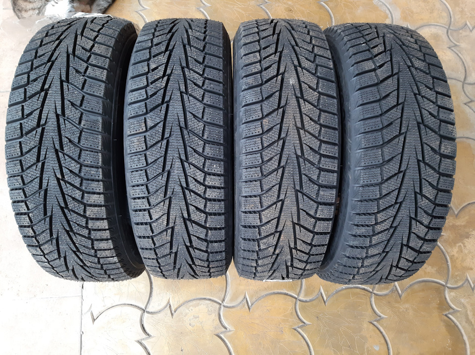 Зимові шини Hankook Winter I*Cept iZ2 W616 185/65/14 90T 1