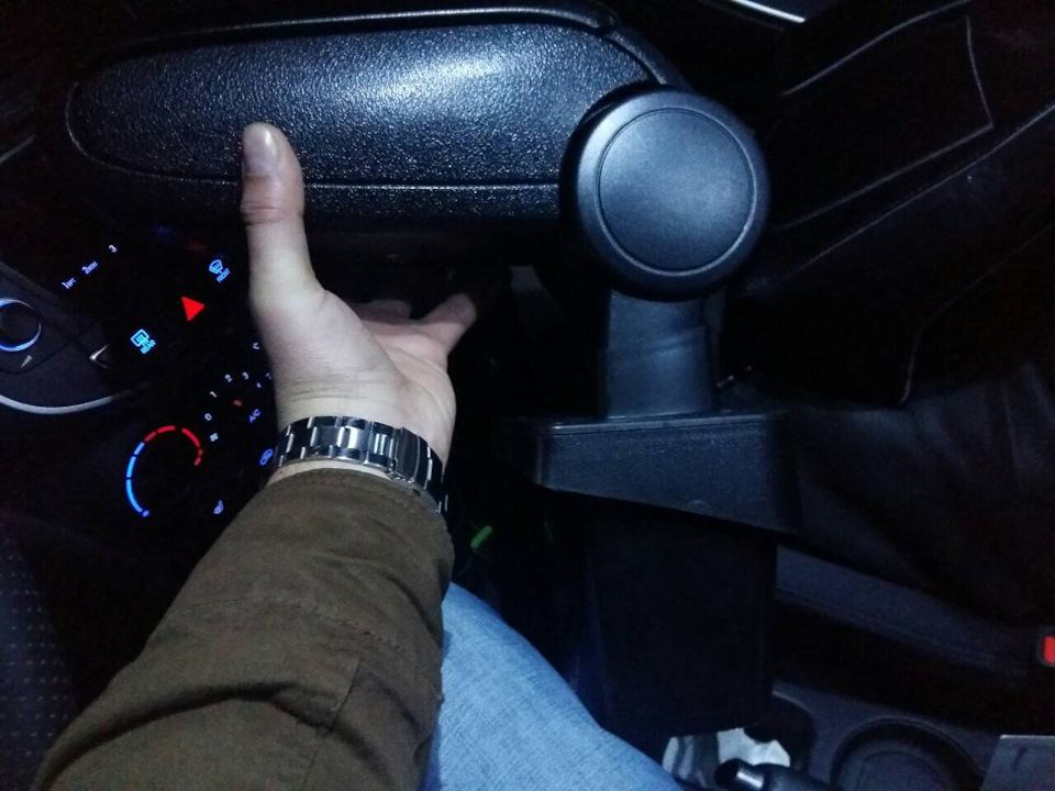 Просто підлокітник :) 4