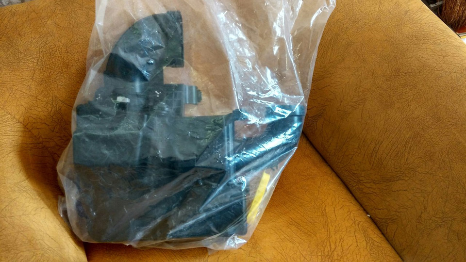 бампер і глушник шуму повітря на впуску 2