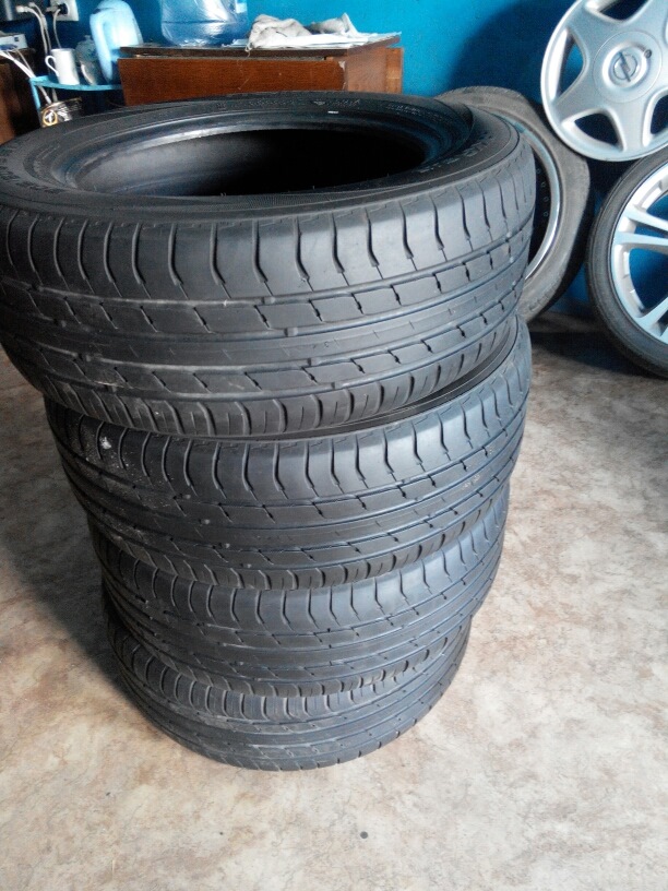 Проколов колесо і перевзувся в Nokian Hakka Blue 205/60R15 5