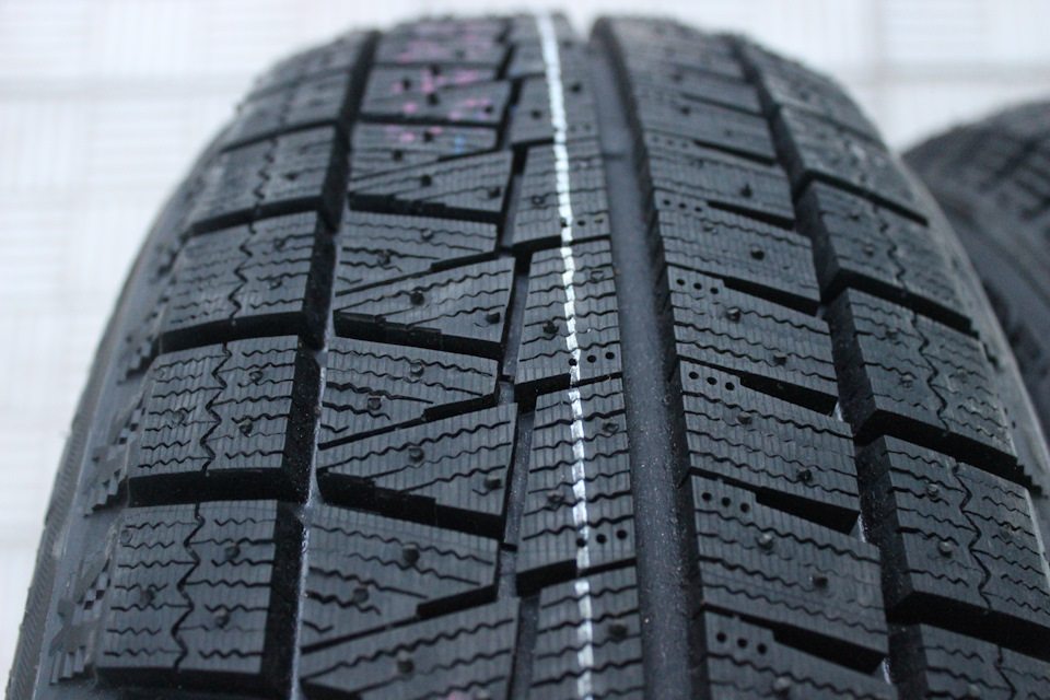 Зимова гума Bridgestone Blizzak Revo GZ 5