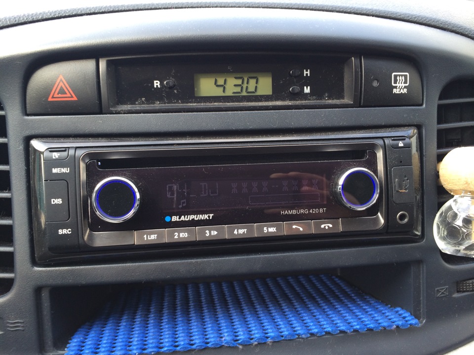 Магнітол BLAUPUNKT HAMBURG 420 BT + кнопки на кермі 1