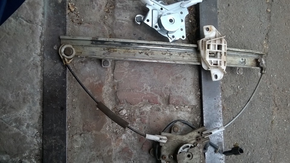 Заміна склопідйомника водія 2