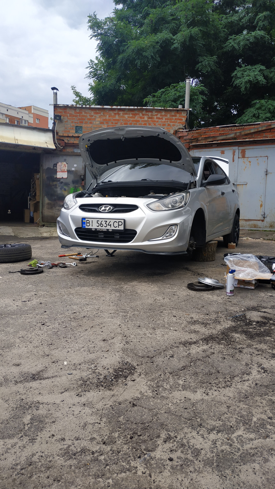 Заміна передніх гальмівних колодок та дисків 4