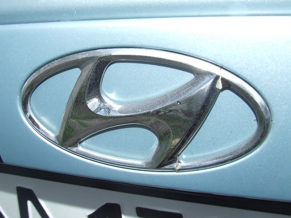 Куплю або візьму в дар задній значок Hyundai Accent 2008 1