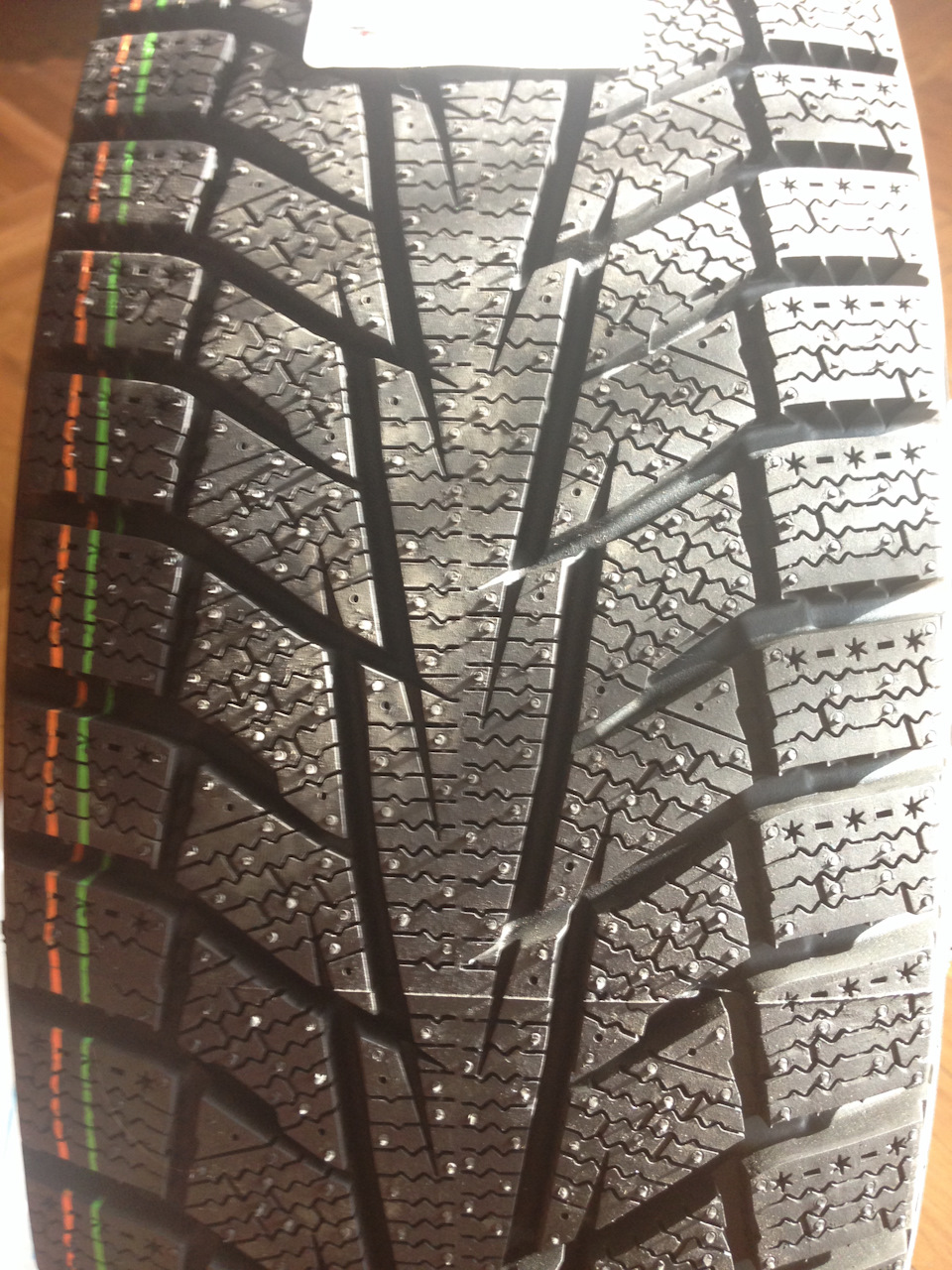 Зимова гума, вибір та купівля-Hankook W616 185/65 R15 92T 2