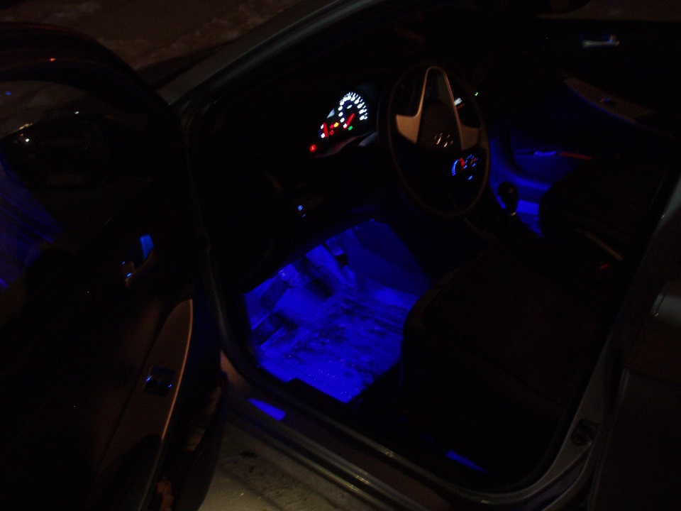 Підсвічування салону та при виході з авто 1