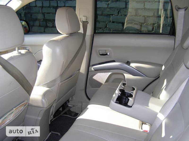 Продаю Батин Mitsubishi Outlander XL -3.0 2