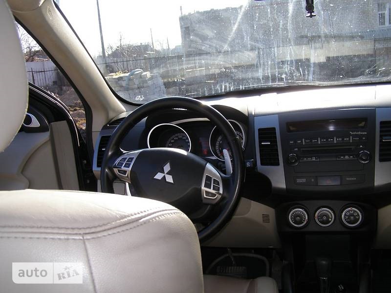 Продаю Батин Mitsubishi Outlander XL -3.0 1