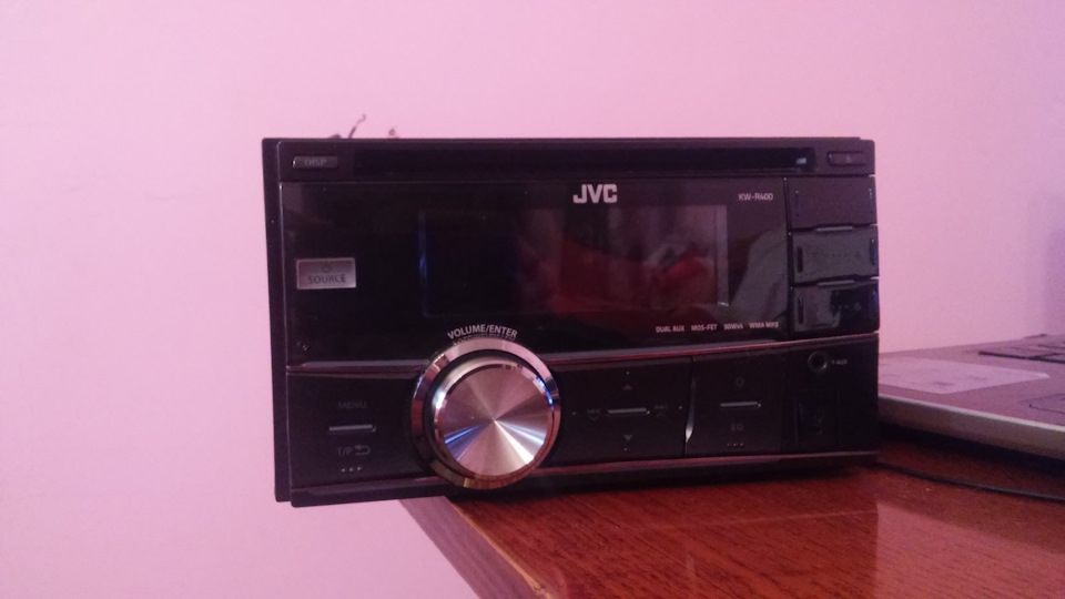Автомагнітола JVC KW-R400 - як же вона заграла))) 2