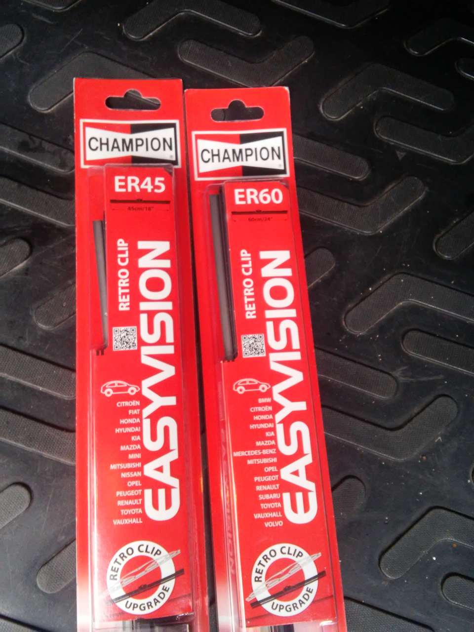 Заміна склоочисників від Champion Easyvision 1