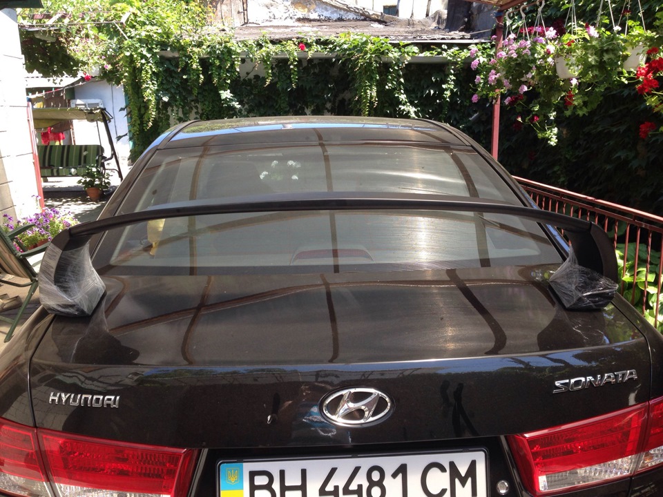 Прикладка спойлера на Elantra MD, Китайська копія Корейського спойлера із пластику. 3