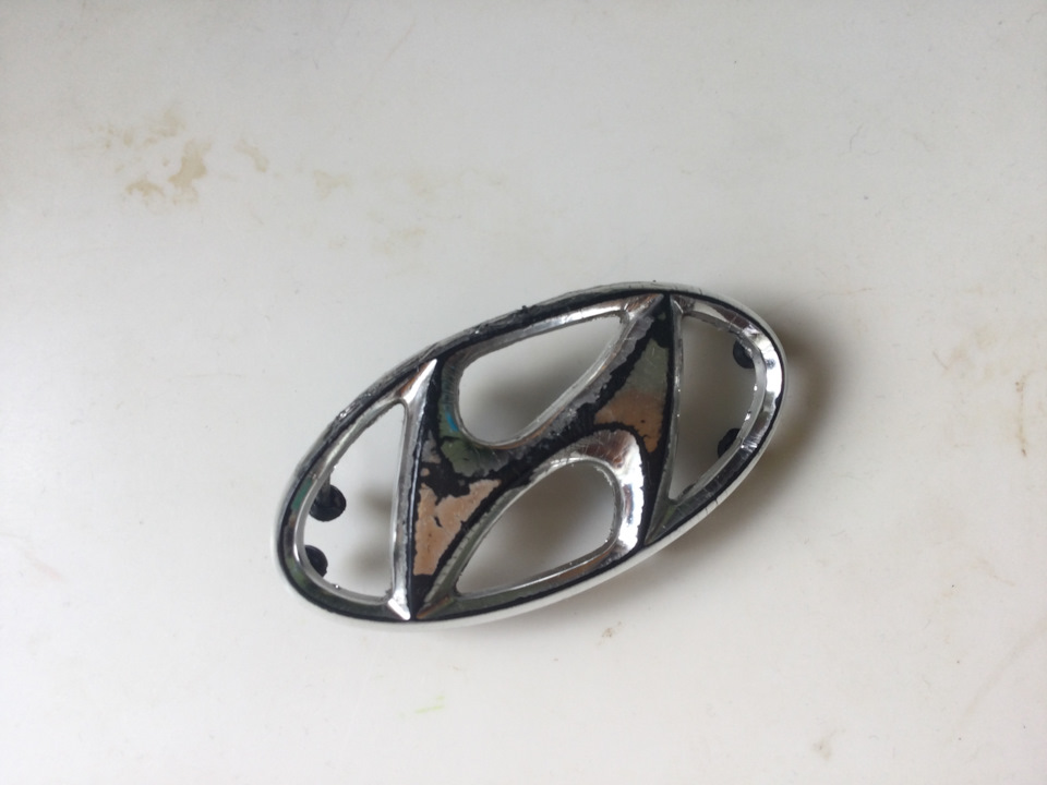 Нова емблема Hyundai на кермо 2