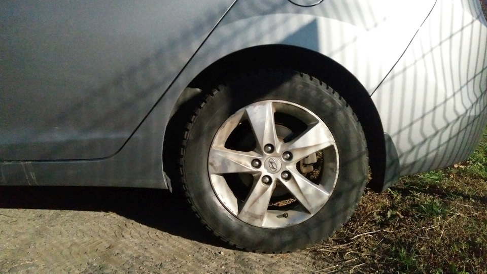Зимові шиповані шини Michelin X-Ice North XIN4 3