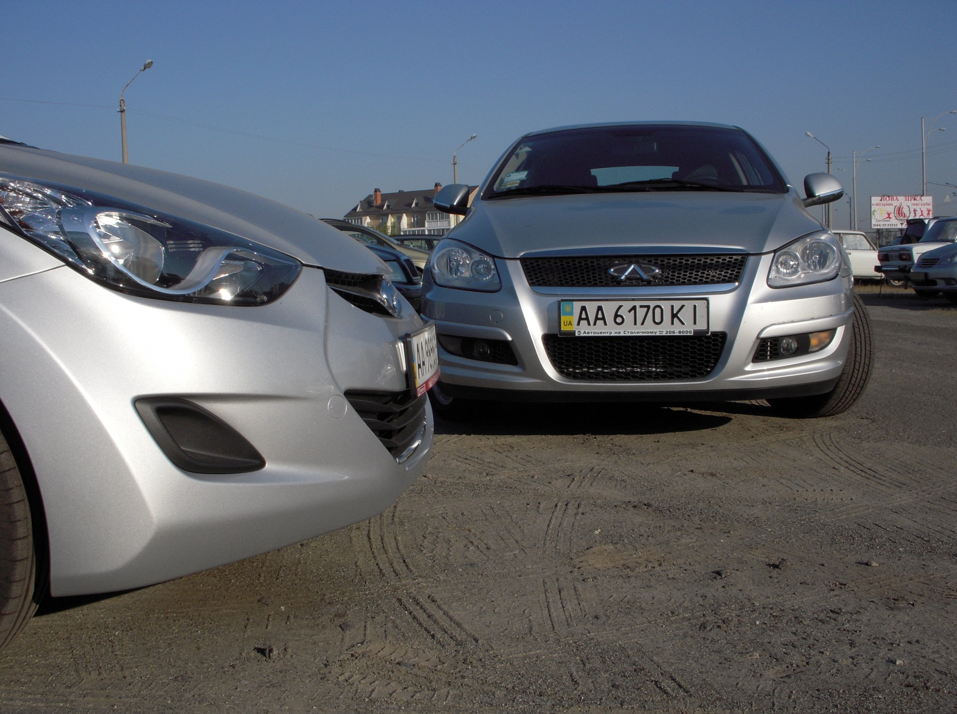 Elantra та Chery 3